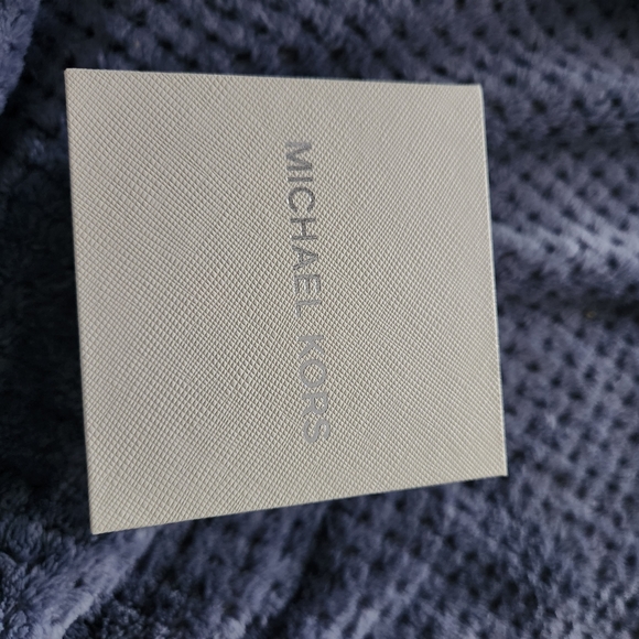 WATCH - Picture 6 of 6